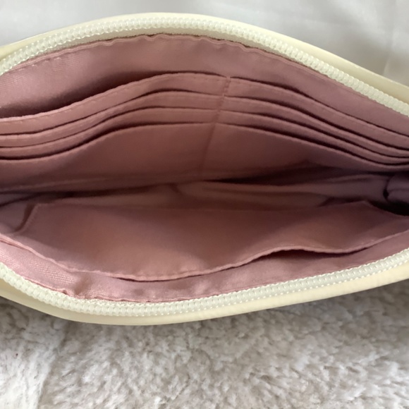 Coach, Ivory Signature Canvas Large Wristlet w Tag - Picture 5 of 5